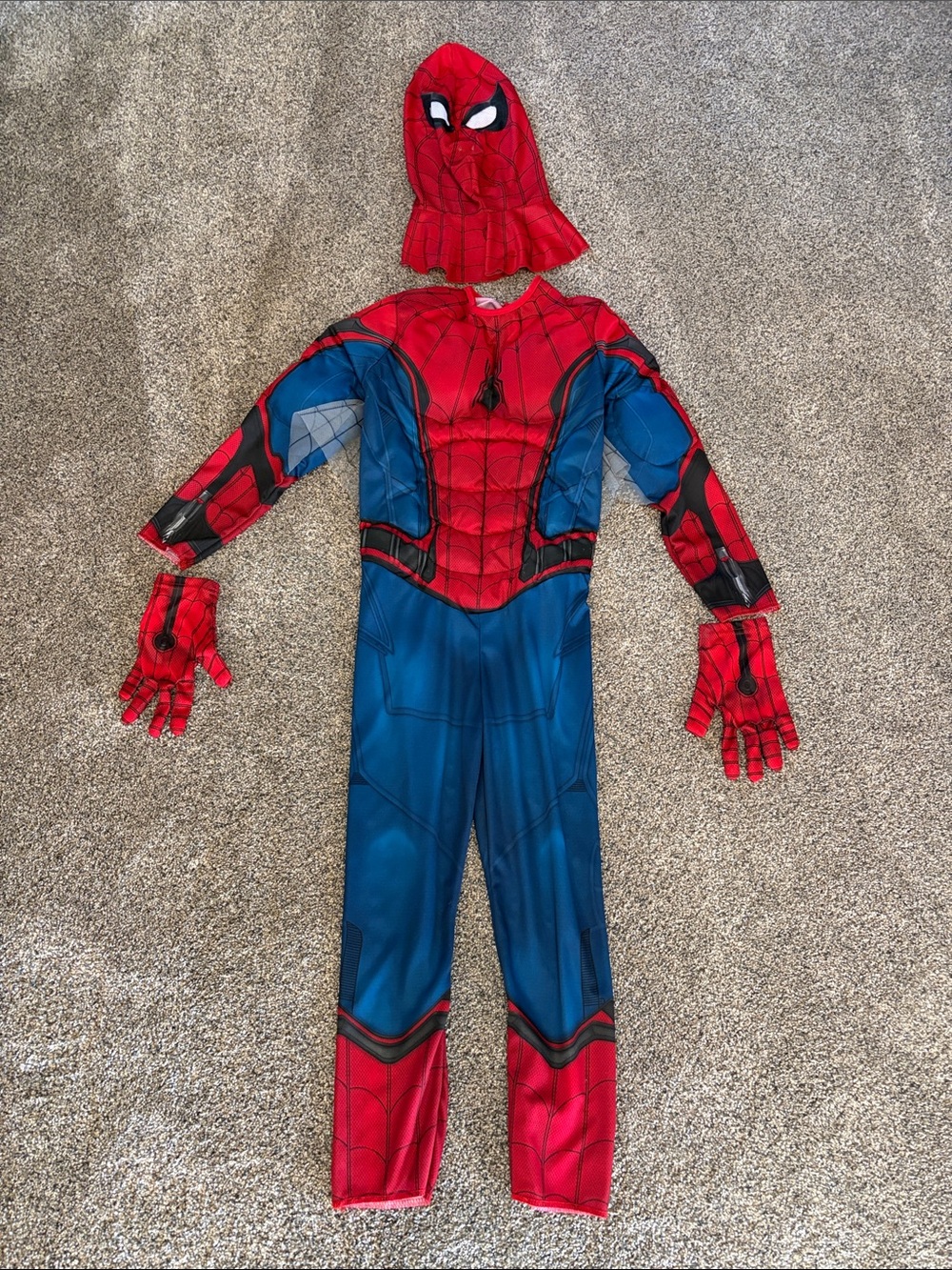 Marvel Spider-Man Homecoming Costume with Mask and Gloves Size Medium